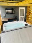Relaxing Country Home, Huge Fenced Yard, Backyard Gazebo Bar , Grill & Hot Tub - 4-Star