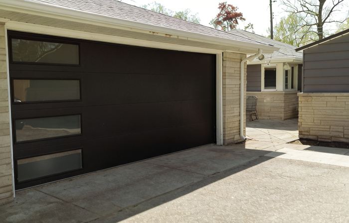 Indoor pool with 4-bedrooms in charming Goshen with WiFi and so many extras