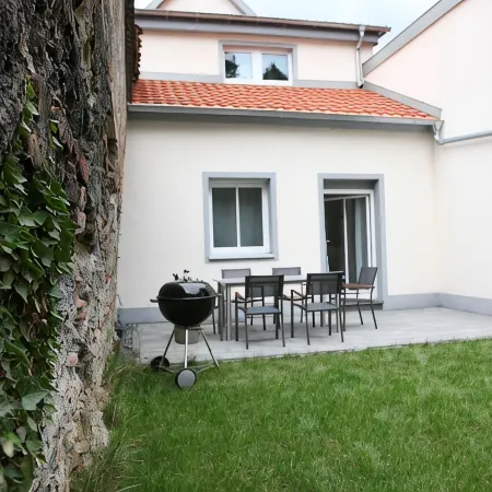 House in Memmingen Altstadt in the Allgäu, terrace, garden, train station, airport