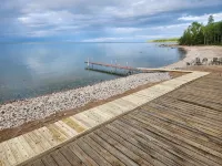 3 BR Lake Front Getaway! Dog Friendly, Lakeside Deck, Dock, Incredible Sunrises - WiFi