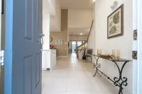 Your Dream Family Vacation Home – 5Br, 5BA & Sun-Filled South-Facing Pool!