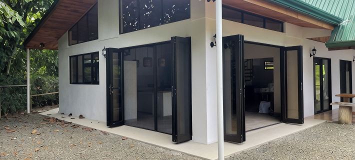 Quiet Mountain Home, 20-minute drive to Playa Dominical Hotels in Perez Zeledon