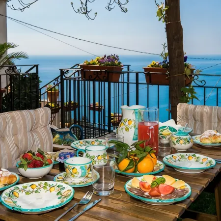 Villa Laura, amazing breakfast, private outdoor hot tub, Positano, Amalfi coast