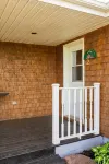 Unit 2 - Bay view duplex cottage, near coffee shops, restaurants and beach - Homestays
