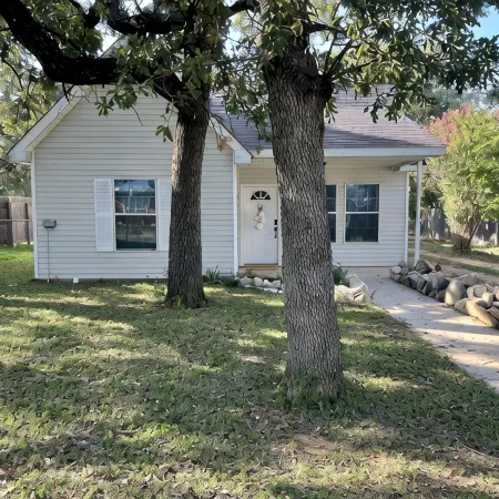 Would you love to grill out at the Burger and Frey St House?