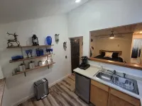Vail - 2 Guests - Private Studio w/ Queen Bed - Pet Friendly!