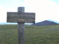Wapiti Cabin - a Wolf Crossing Cabin Next to Yellowstone - Alphydda