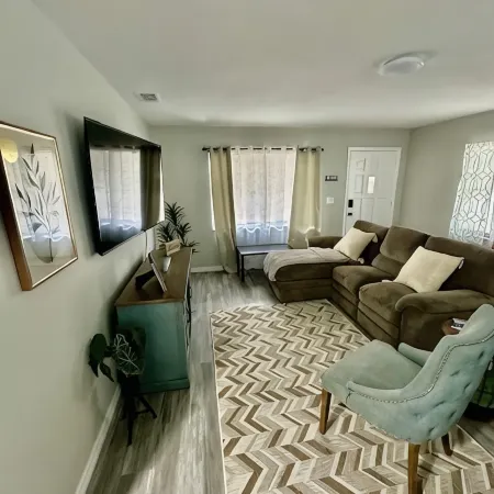 Charming 2-bedroom remodel house in welcoming St. Cloud with WiFi, AC