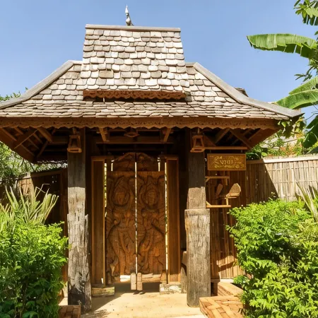 Santhiya Phuket Natai Resort & Spa Отели рядом с достопримечательностью «Пляж Сай-Кео»