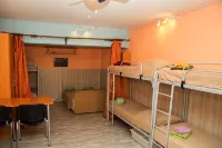 Old Flat Na Zhukovskogo Living Quarters - Хостел