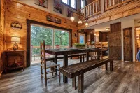 Ladybug Lodge - Hot Tub, Fire Pit, Pool Table - 4-Star