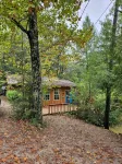 2BR cabin with private hollow, creek, and historic dam, minutes to trails/food