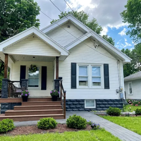 Timeless Charming Bungalow, feels like HOME! Отели в г. Нормал