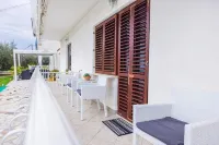 Apartments Milok