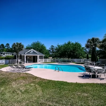 Newly Renovated 3bd/2ba condo located on True Blue Golf Club
