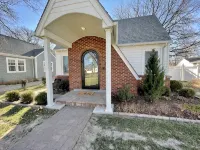 Cozy Double King Suite Bungalow Hotels in Great Bend