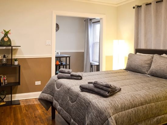 A laid-back studio few minutes from Wrigley Field