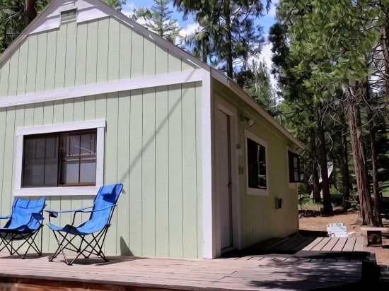 INSIDE YOSEMITE! Ten minutes from Yosemite Valley. SUMMER/FALL openings!