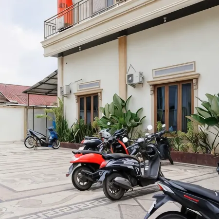 RedDoorz Near Islamic Center Jambi