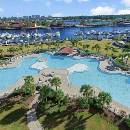 PROMO 5% WEEKLY DISCOUNT!New Listing Golfer Haven w/Patio Pool & Beach shuttle