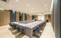 Nadee 10 Resort & Hotel