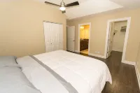 Luxury 4Br, 3BA, Game Rm Near O’Hare & down Town Free Parking - Wifi