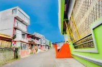 Hotel O Putra Family Homestay Sikunir Syariah