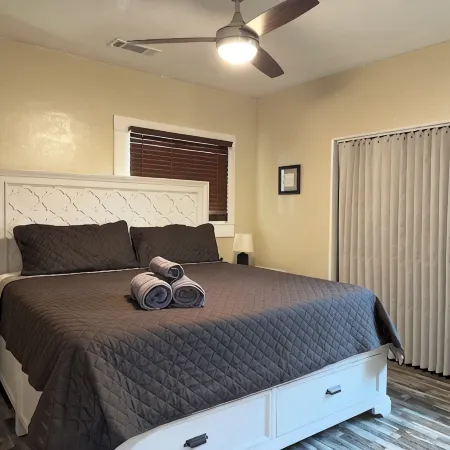 Sequoia Escape 3BR Home w/ King Bed & In-Unit Laundry