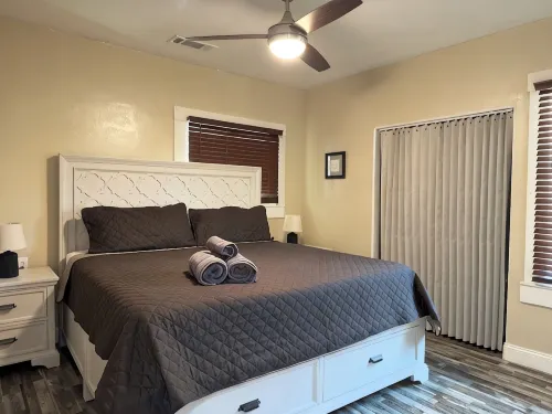 Sequoia Escape 3BR Home w/ King Bed & In-Unit Laundry