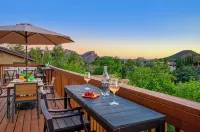 Uptown Sedona Luxury • 3 King Suites • Views • Hot Tub&Fire Pit • Walk to Dining