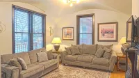 Charming 2-bedroom house with plenty amenities on Saint Paul's Cathedral Hill - 3 stjerner