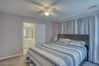 Spacious 4-bed 3.5-bath Townhome in Long Neck with AC, Swimming Pool & Game Room - 홈스테이