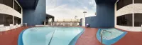 Country Inn & Suites by Radisson, Bakersfield, CA - Private Pools