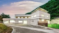 Pocheo Welcome Paw and Meow Pet Pension - Mountain view