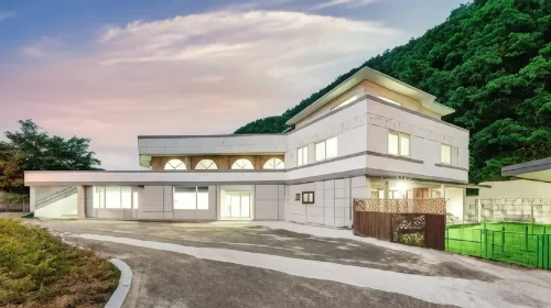 Pocheo Welcome Paw and Meow Pet Pension - Mountain view