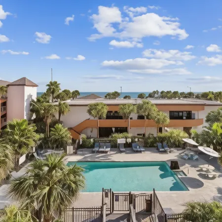 Clarion Pointe Galveston - Beachfront