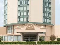 Holiday Inn PHILADELPHIA ARPT-STADIUM AREA by IHG Hotels near Wachovia Center