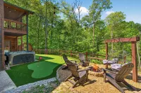 Arcade Cabin with Sauna, Cold Plunge, Hot Tub, Putting Green, and Mountain View - Mountain view