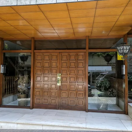 Hostal Alogar Отели рядом с достопримечательностью «Железнодорожный вокзал Ла-Бонанова»