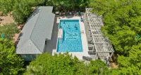 Sassy Seahorse! 200 Yards to Beach! Neighborhood Pool