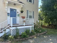 Quaint Neighborhood / Close to Beaches