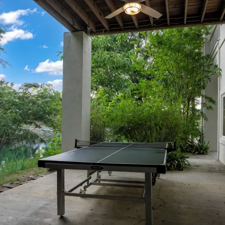 900ft of water frontage: Private Spacious Luxury Waterfront Point @ Smith Lake!