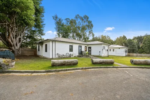 Giants Table and Cottages - Homestays