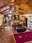 5-bedroom lodge near Ozark National Forest and Lake Fort Smith state park. - 3 stjerner