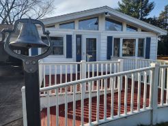 NEW! Royal Bungalow Lake House W/ Lake view & access - Canadian Lakes