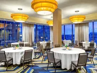 The Hollis Halifax - a DoubleTree Suites by Hilton โรงแรมใกล้เพียร์ 21