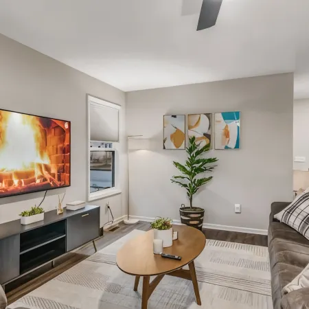 Traveling worker-ready Transitional Modern Home!
