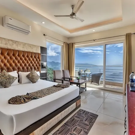 Wood Stock Kasauli - Rooms & Cottages - Panoramic View & Balcony Rooms