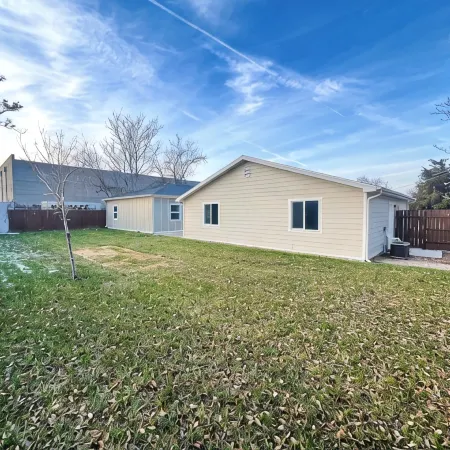 Fully remodeled house for 6 guests in the heart of Midvale