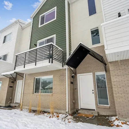 Perfect for multiple families, close to Lagoon and everything!